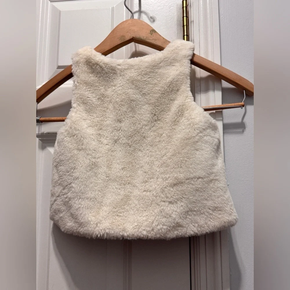 Tahari Faux Fur Vest in Cream and Tan